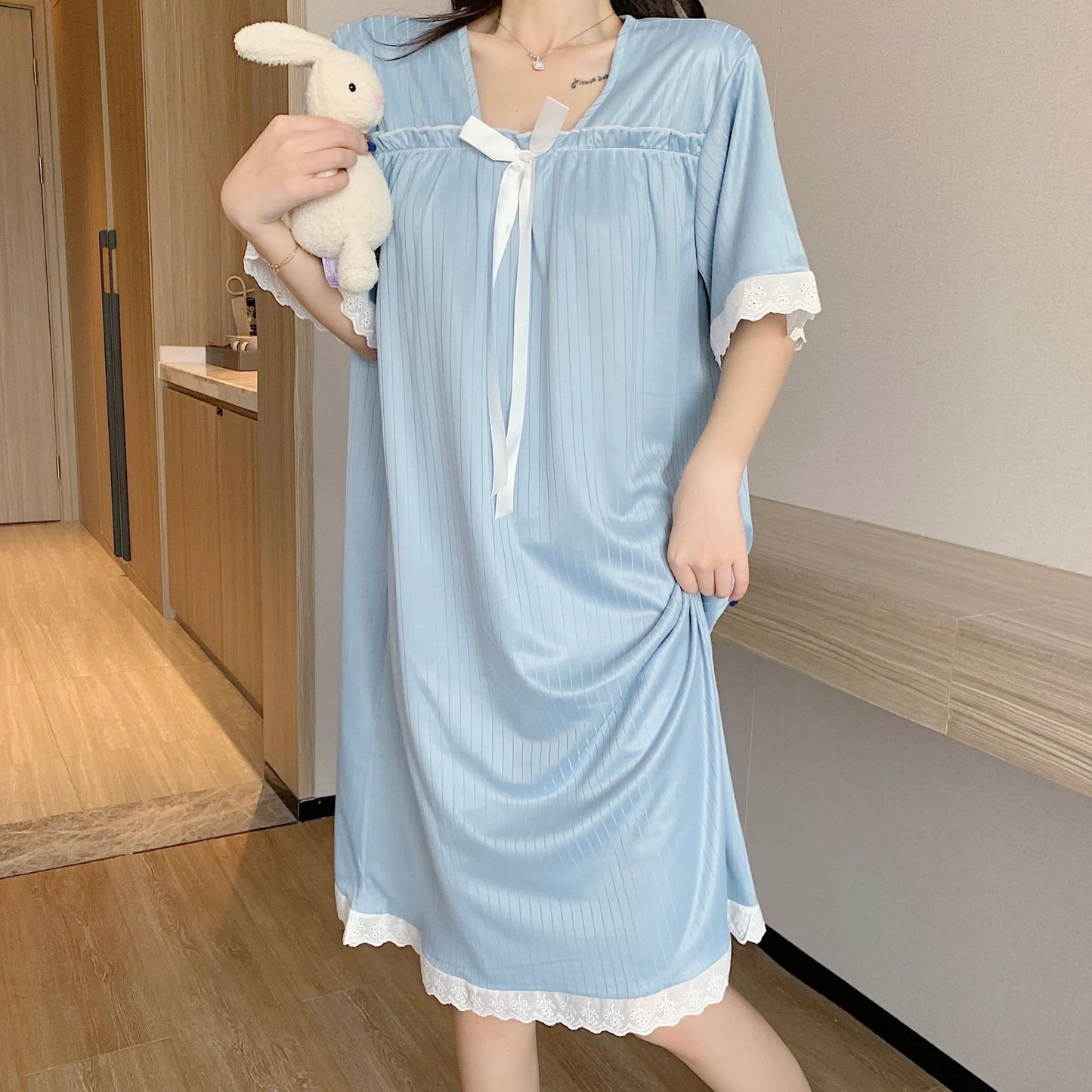 Summer long short-sleeved nightgown