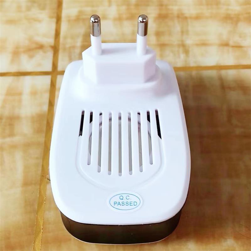 Mosquito and rat ultrasonic repellent