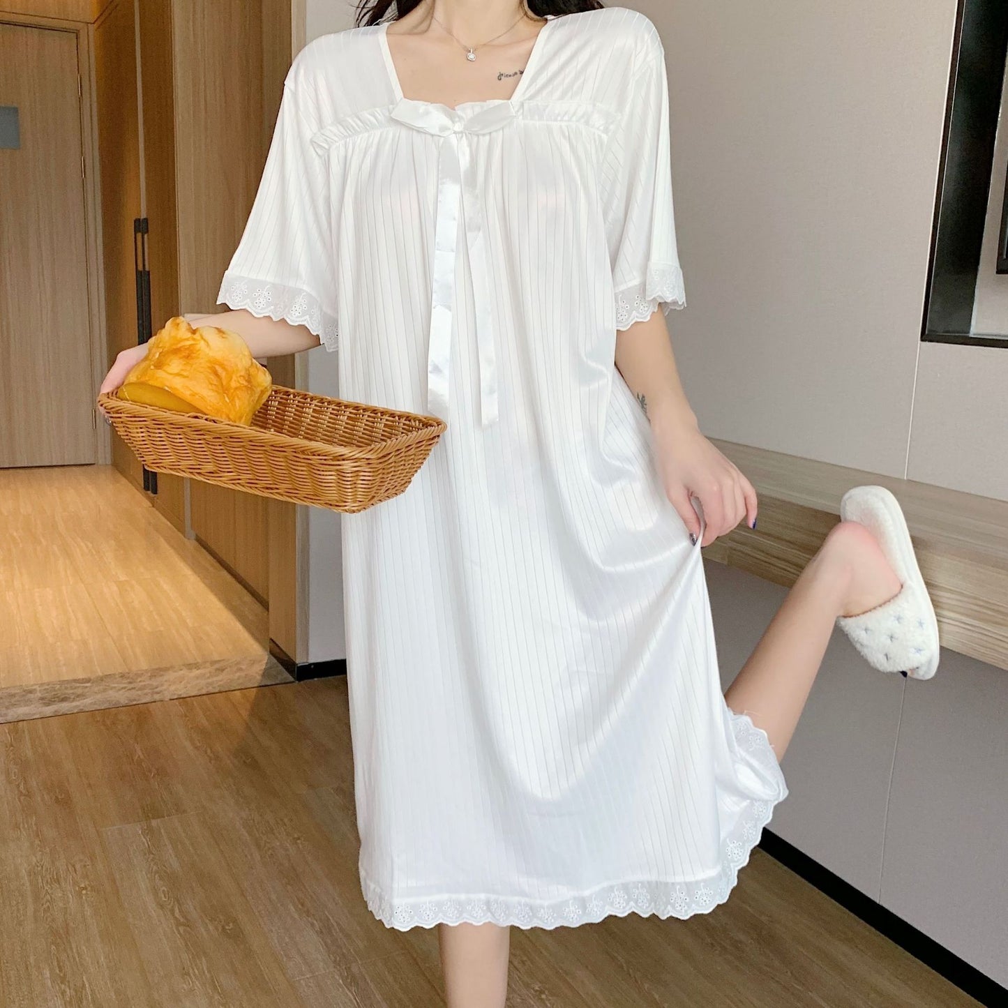 Summer long short-sleeved nightgown