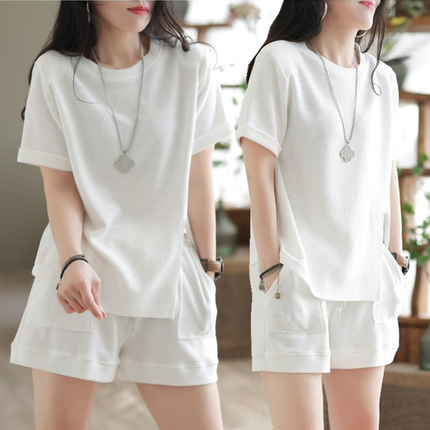 Casual shorts and retro short-sleeved shirts