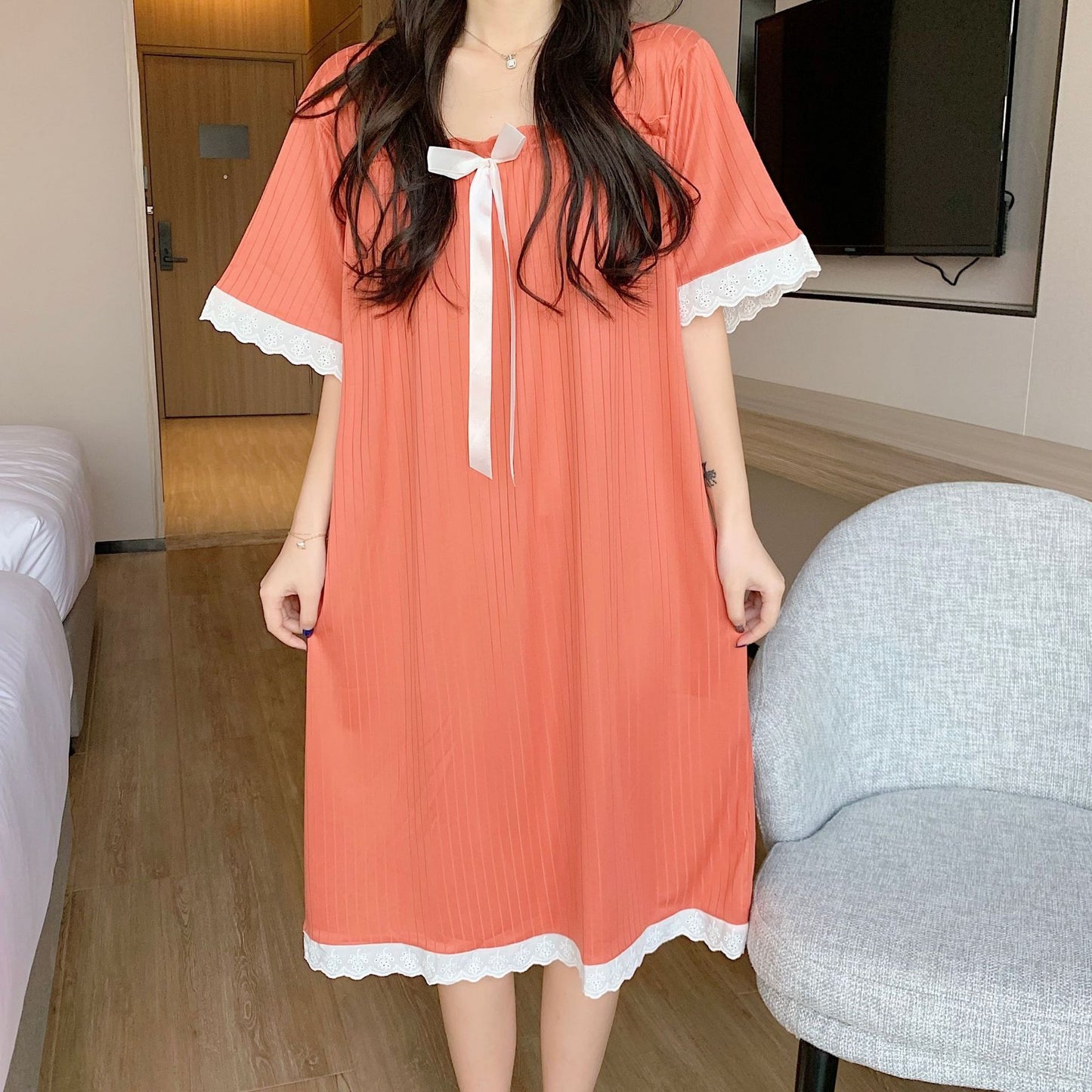 Summer long short-sleeved nightgown