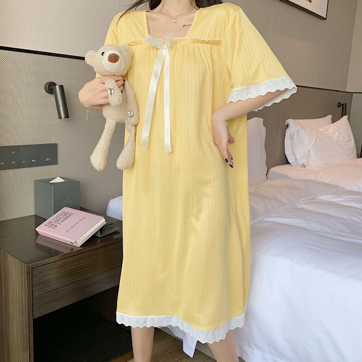 Summer long short-sleeved nightgown