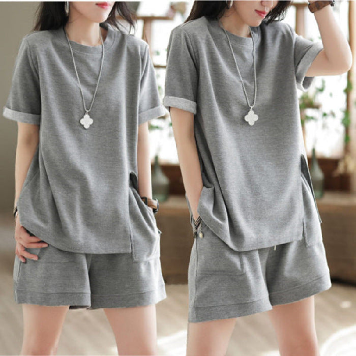 Casual shorts and retro short-sleeved shirts