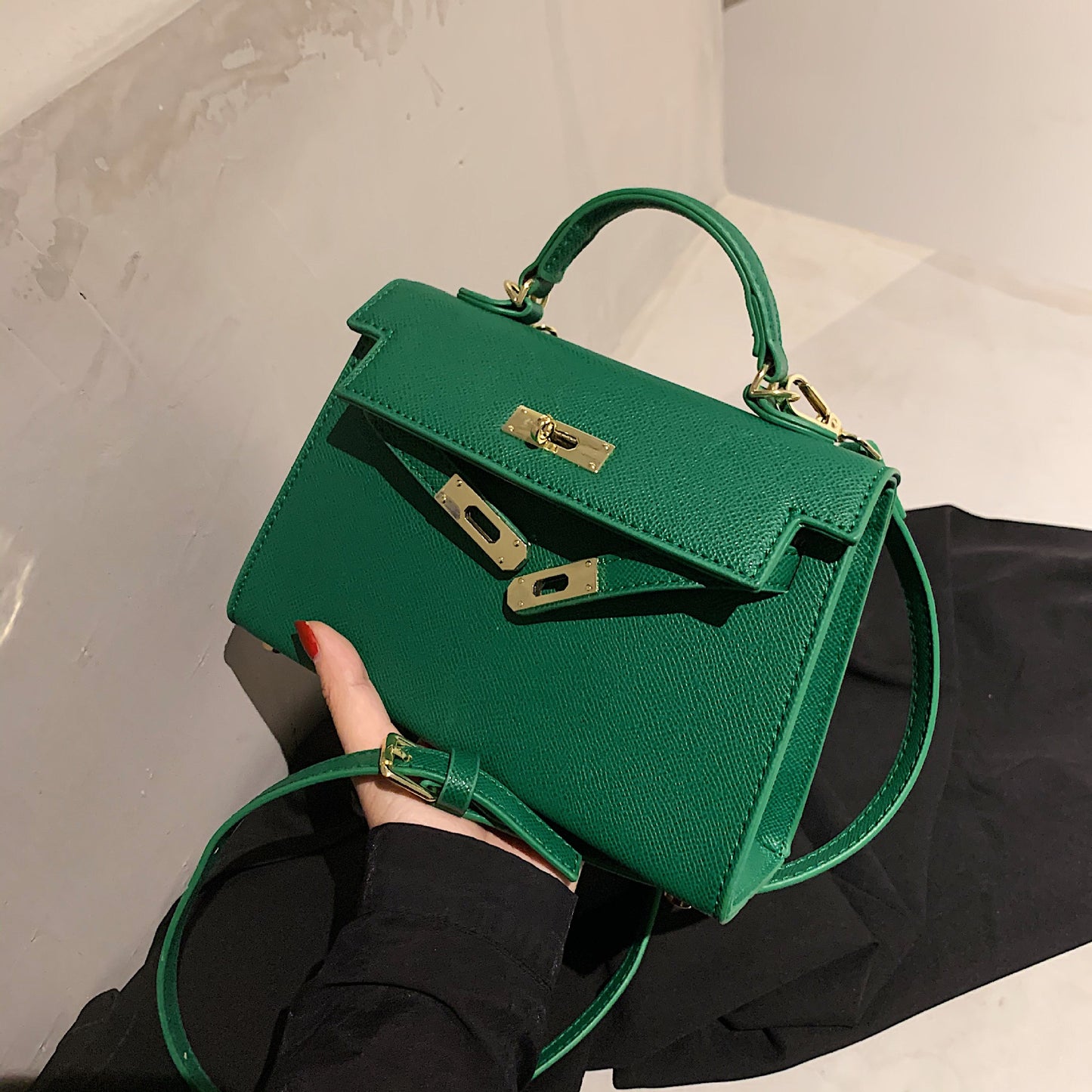 Texture Lock Portable Small Square Bag Women's 2022 New All-match Classic Shoulder Bag PU Fashion Kelly Bag