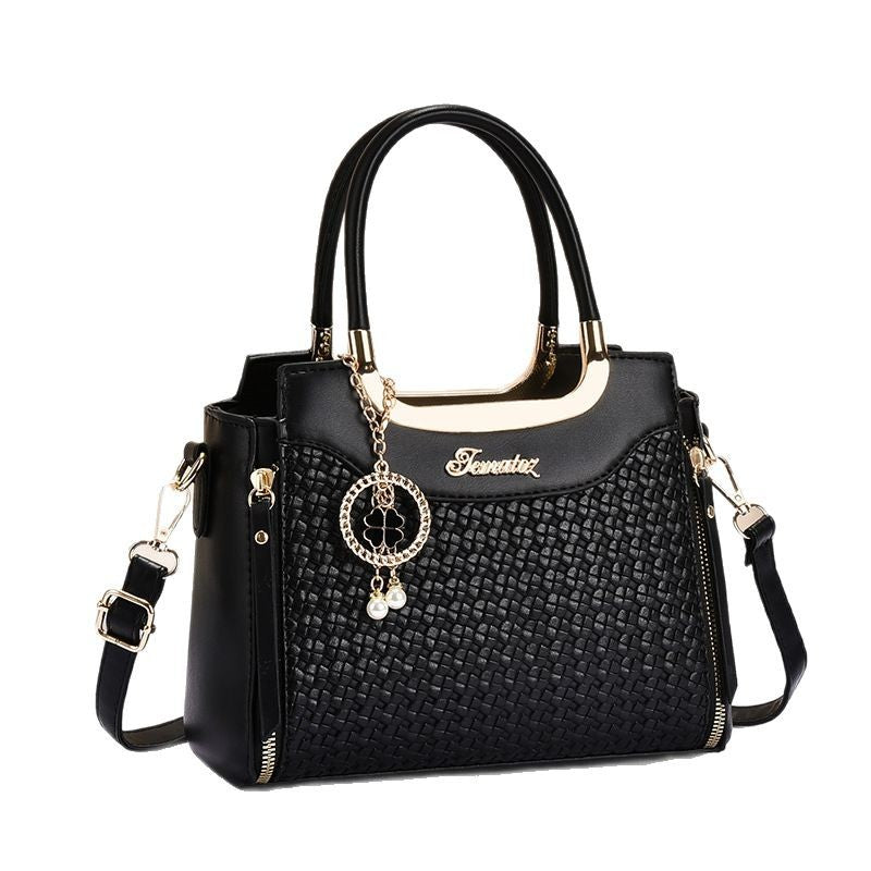 One-shoulder elegant lady's handbag by hand